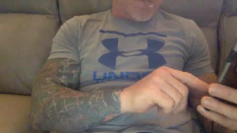 Snapshot of mjg175 chatting on 01-21-25, 08:21 SexyRed online show from 01-21-25, 08:21