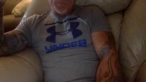 Snapshot of mjg175 chatting on 06-02-26, 04:53 SexyRed online show from 06-02-26, 04:53