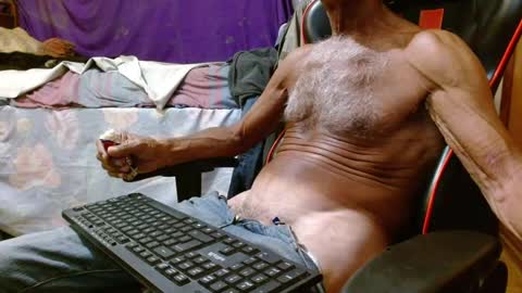 Snapshot of mjmadurengue chatting on 01-02-25, 05:14 Mario jose online show from 01-02-25, 05:14