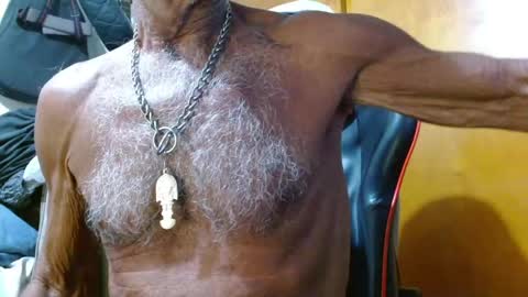 Snapshot of mjmadurengue chatting on 01-16-25, 10:44 Mario jose online show from 01-16-25, 10:44