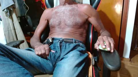 Snapshot of mjmadurengue chatting on 01-27-25, 02:53 Mario jose online show from 01-27-25, 02:53