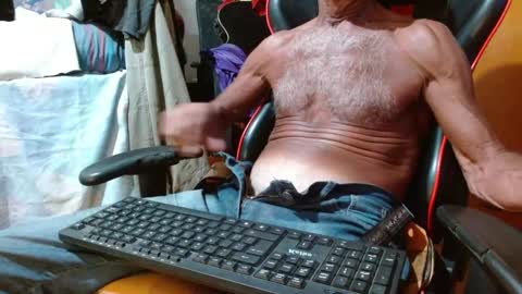 Snapshot of mjmadurengue chatting on 01-28-25, 02:00 Mario jose online show from 01-28-25, 02:00