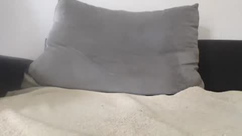 mlkjh49 online show from 10-21-25, 01:12