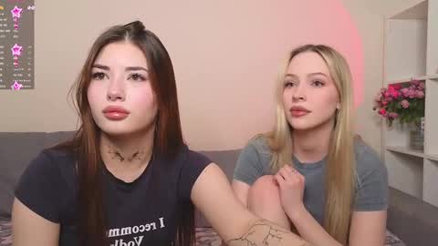 Snapshot of mmkakpoxyi22 chatting on 12-16-24, 11:22 alice and ray online show from 12-16-24, 11:22