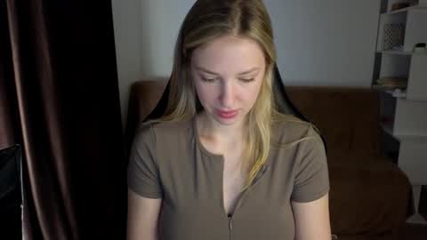 Lili online show from 12-30-24, 10:10