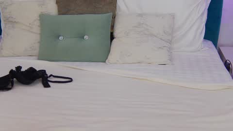 Jessie online show from 12-14-24, 01:17