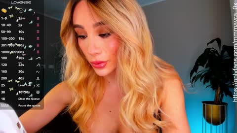 Snapshot of mmmayra_0x chatting on 01-05-25, 06:35 MAYRA online show from 01-05-25, 06:35