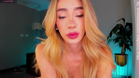 Snapshot of mmmayra_0x chatting on 01-13-25, 12:51 MAYRA online show from 01-13-25, 12:51