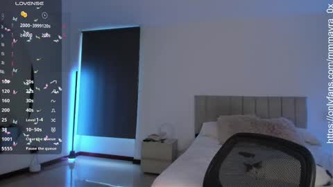 Snapshot of mmmayra_0x chatting on 10-30-25, 09:37 MAYRA online show from 10-30-25, 09:37