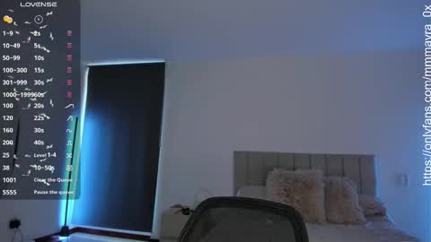 Snapshot of mmmayra_0x chatting on 11-28-25, 09:06 MAYRA online show from 11-28-25, 09:06