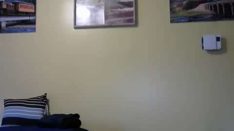 Snapshot of mmr45 chatting on 02-19-25, 10:53 mmr45 online show from 02-19-25, 10:53