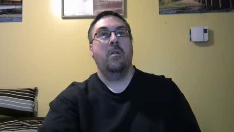 Snapshot of mmr45 chatting on 10-18-25, 04:37 mmr45 online show from 10-18-25, 04:37