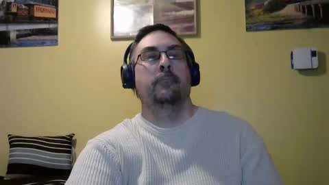 Snapshot of mmr45 chatting on 10-20-25, 03:40 mmr45 online show from 10-20-25, 03:40