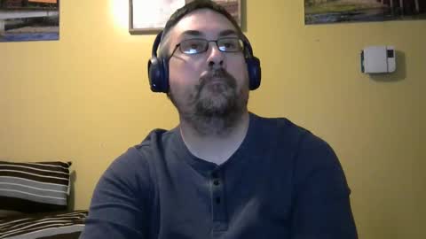 Snapshot of mmr45 chatting on 10-29-25, 04:15 mmr45 online show from 10-29-25, 04:15