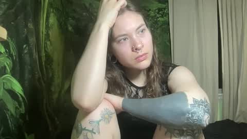 Snapshot of mo0n_goddess chatting on 02-22-25, 03:34 Misty online show from 02-22-25, 03:34