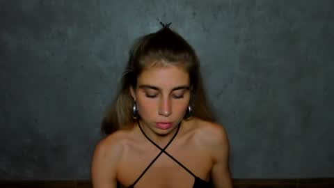 Snapshot of moanamo chatting on 06-14-26, 01:35 Princess Moana online show from 06-14-26, 01:35