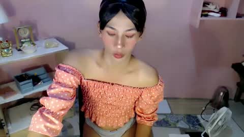 Snapshot of mocha_locca chatting on 01-02-25, 11:41 Mocha Locca online show from 01-02-25, 11:41
