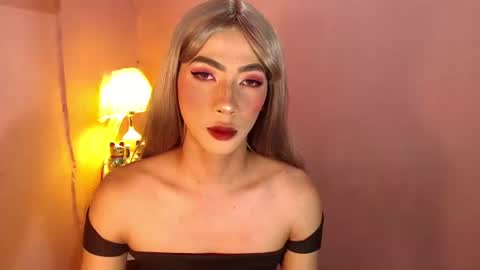 Snapshot of mocha_locca chatting on 01-20-25, 01:00 Mocha Locca online show from 01-20-25, 01:00