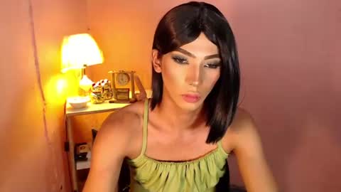 Snapshot of mocha_locca chatting on 01-24-25, 07:49 Mocha Locca online show from 01-24-25, 07:49