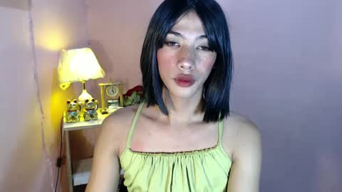 Snapshot of mocha_locca chatting on 02-05-25, 01:04 Mocha Locca online show from 02-05-25, 01:04