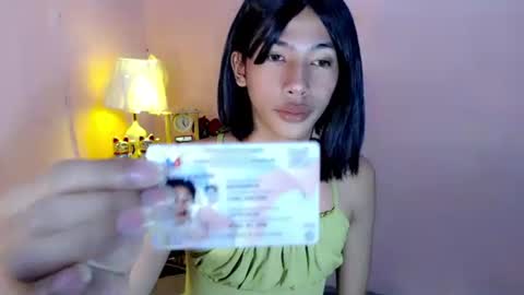Snapshot of mocha_locca chatting on 02-17-25, 02:42 Mocha Locca online show from 02-17-25, 02:42
