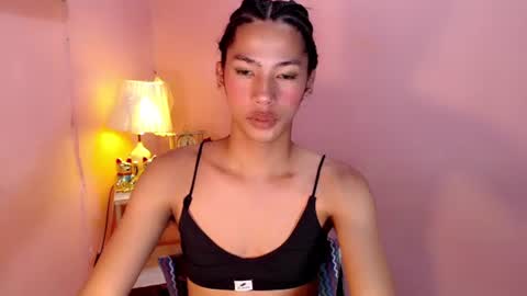 Snapshot of mocha_locca chatting on 02-17-25, 04:15 Mocha Locca online show from 02-17-25, 04:15