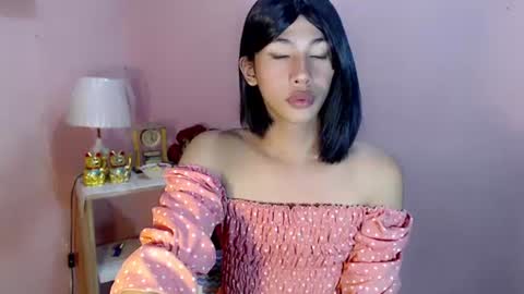Snapshot of mocha_locca chatting on 03-04-25, 12:44 Mocha Locca online show from 03-04-25, 12:44