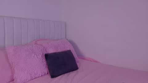 Snapshot of modelross07 chatting on 05-19-26, 07:09 zoe ross online show from 05-19-26, 07:09
