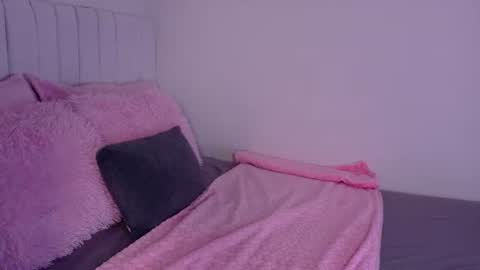 Snapshot of modelross07 chatting on 07-10-26, 07:16 zoe ross online show from 07-10-26, 07:16