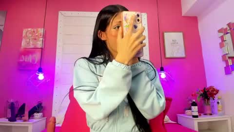 Snapshot of models_sophia chatting on 07-20-26, 07:27 Sophia online show from 07-20-26, 07:27