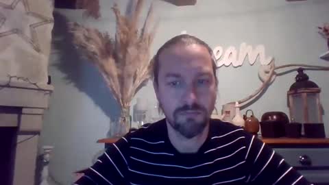 Snapshot of moi9876543210 chatting on 01-29-25, 04:19 Julien online show from 01-29-25, 04:19