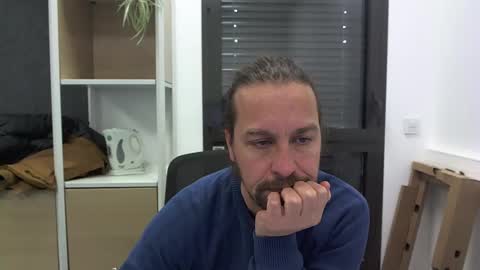 Snapshot of moi9876543210 chatting on 01-30-25, 12:06 Julien online show from 01-30-25, 12:06