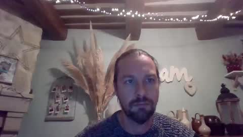 Snapshot of moi9876543210 chatting on 02-10-25, 06:56 Julien online show from 02-10-25, 06:56