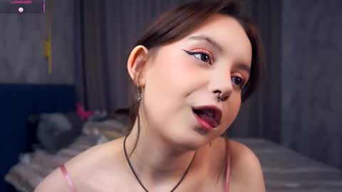 Snapshot of moiregathright chatting on 10-23-25, 05:18 My name is Eda online show from 10-23-25, 05:18