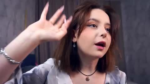 Snapshot of moiregathright chatting on 10-29-25, 04:59 My name is Eda online show from 10-29-25, 04:59