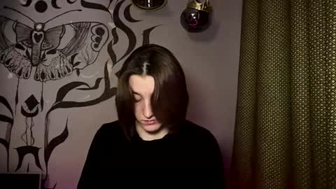 Snapshot of moiregathright chatting on 01-15-26, 07:57 My name is Eda online show from 01-15-26, 07:57