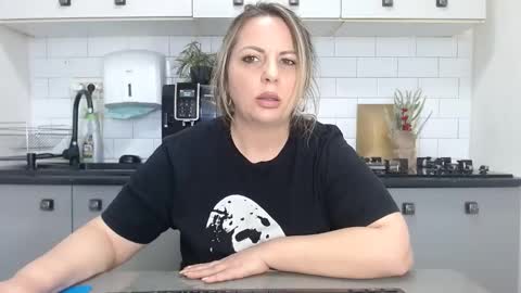 erika online show from 01-07-25, 11:48