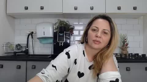 erika online show from 02-17-25, 01:10