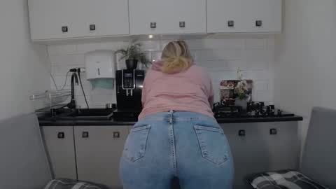 erika online show from 09-27-25, 07:24