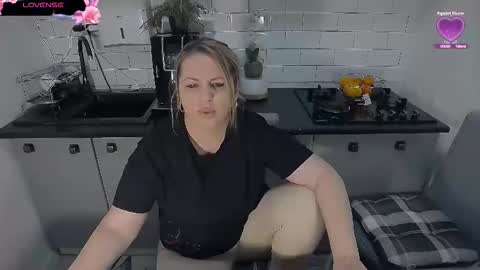 erika online show from 12-16-25, 07:46