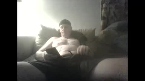 Snapshot of mojozz chatting on 04-20-26, 09:45 LookinForFun online show from 04-20-26, 09:45