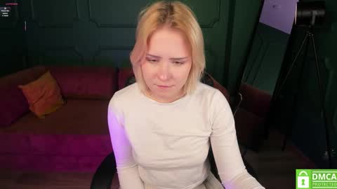 Snapshot of mol_l_y chatting on 02-19-26, 03:08 Molly online show from 02-19-26, 03:08