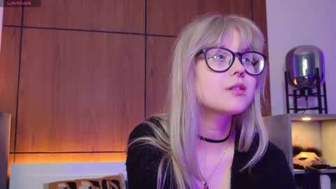 moliqin online show from 04-12-26, 07:35