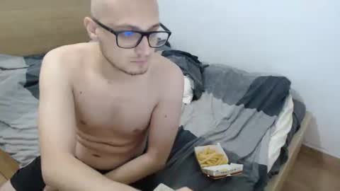 molkreid2 online show from 04-08-26, 03:28