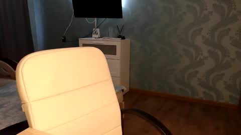 Snapshot of molli_and_tom chatting on 05-06-26, 03:17 Bitcoin 1P8NuZxsaNsQTx7wJJJ7Ao1mic4nvJPVLC online show from 05-06-26, 03:17
