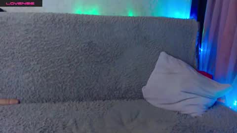 Snapshot of molly1sex chatting on 12-15-25, 01:48 Molly1sex online show from 12-15-25, 01:48