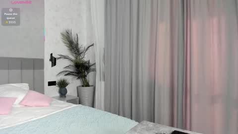 Snapshot of molly_555 chatting on 10-21-25, 06:36 Sima online show from 10-21-25, 06:36