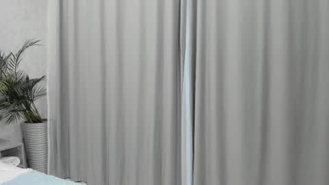 Snapshot of molly_555 chatting on 10-28-25, 03:54 Sima online show from 10-28-25, 03:54