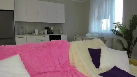 Snapshot of molly_555 chatting on 11-19-25, 08:36 Sima online show from 11-19-25, 08:36