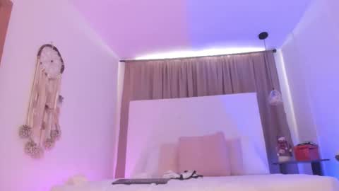 Snapshot of molly_beckers chatting on 11-11-25, 03:34 online show from 11-11-25, 03:34